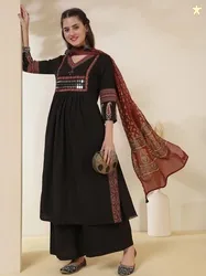 KIMAYRA Women Solid Viscose Rayon Kurta Sets