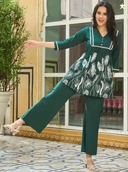 VIBE VISION Green Embroidered V-Neck Tunic with Trousers Co-Ords Set