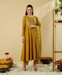 MOKOSH Women Silk Blend Kurta Pant Dupatta Set